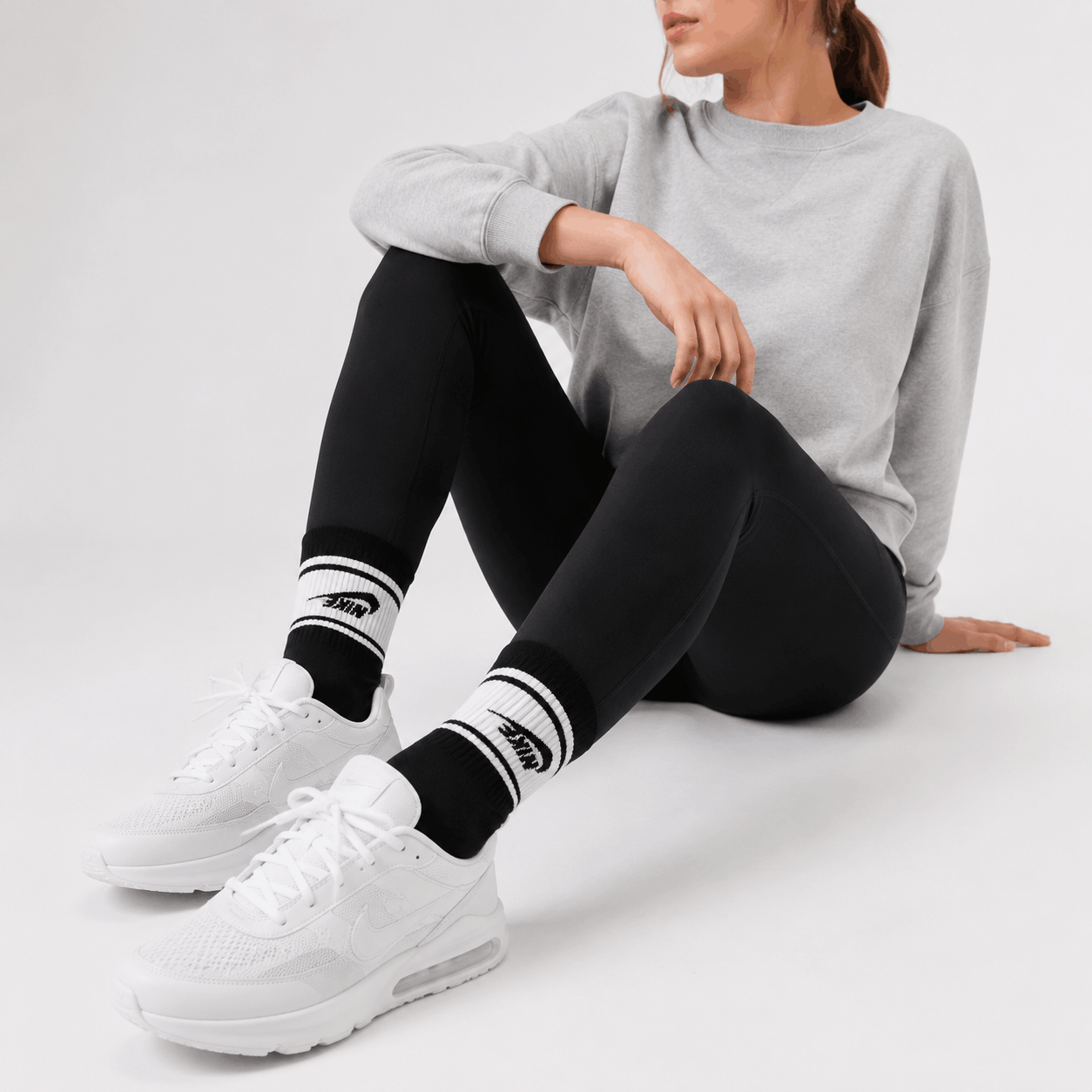 جوراب ورزشی ساق بلندکش انگلیسی مدل نایک Nike
